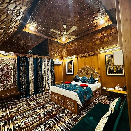 The Heritage Safina Group Of Houseboats Srinagar  Exterior photo