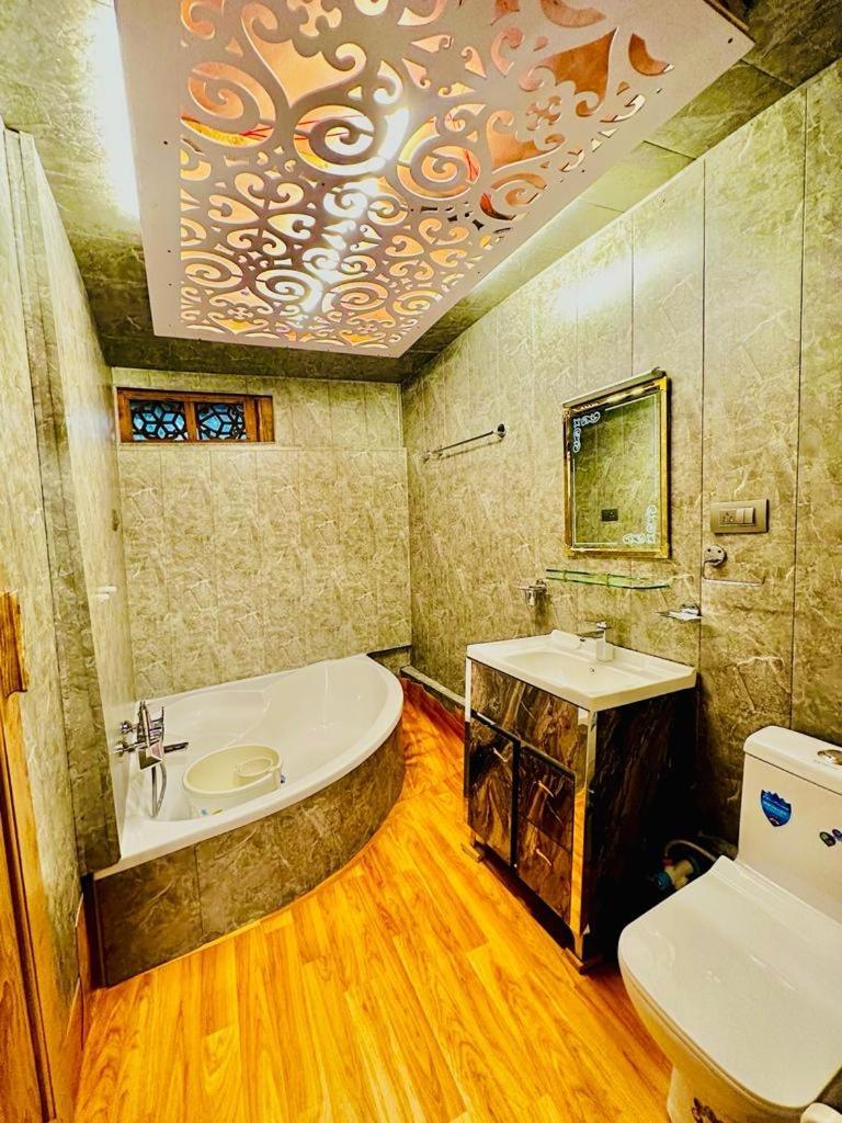 The Heritage Safina Group Of Houseboats Srinagar  Exterior photo