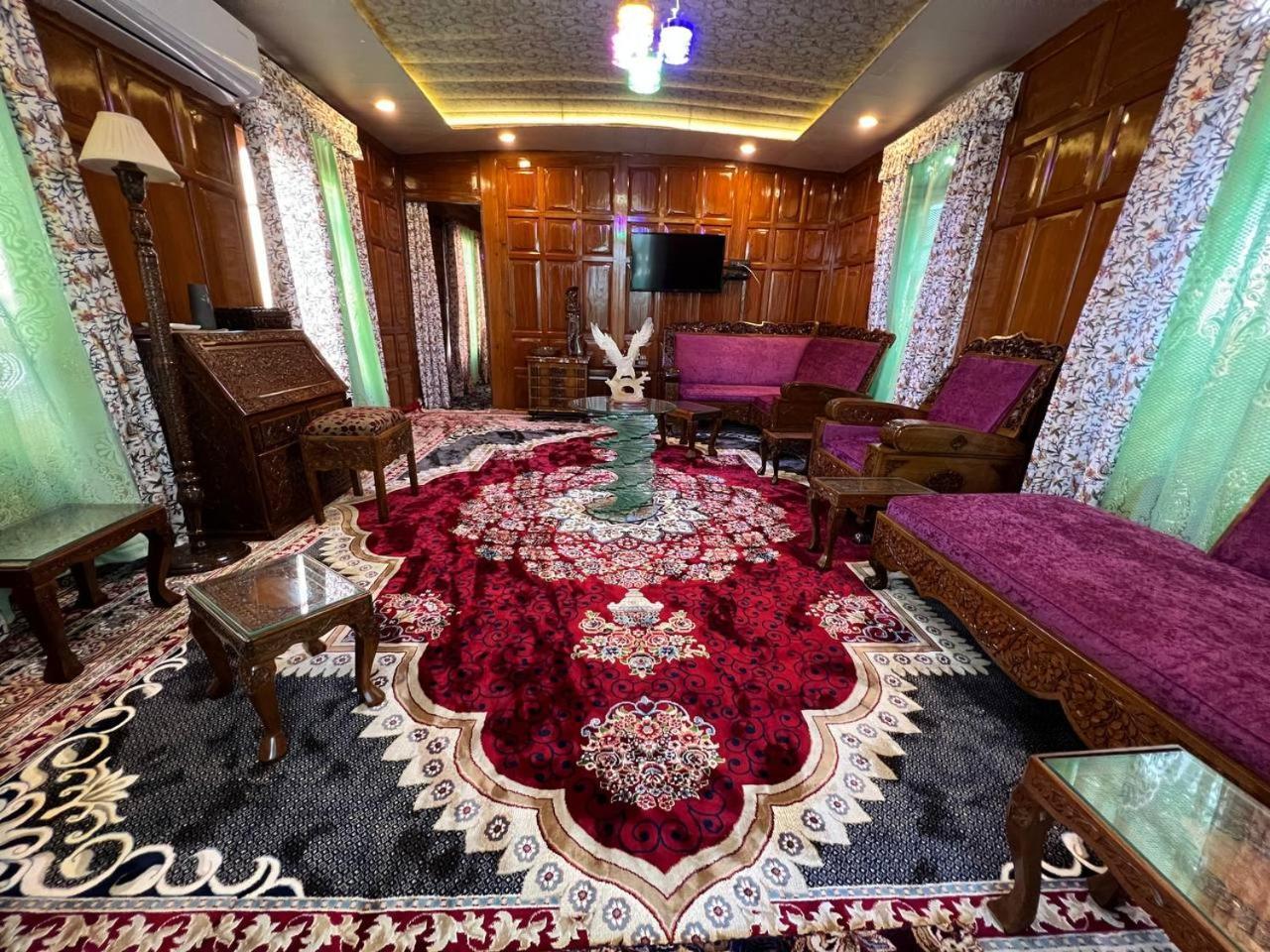The Heritage Safina Group Of Houseboats Srinagar  Exterior photo