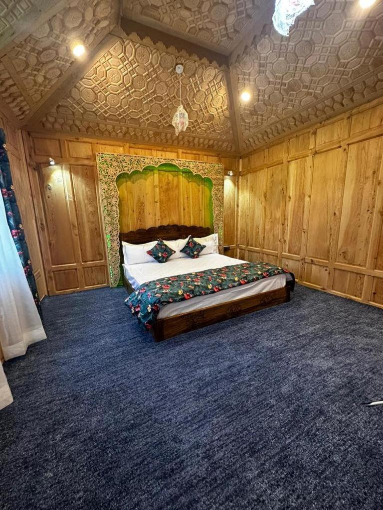 The Heritage Safina Group Of Houseboats Srinagar  Exterior photo