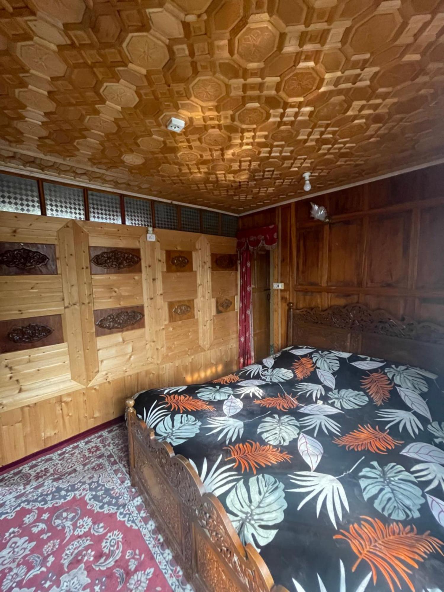 The Heritage Safina Group Of Houseboats Srinagar  Exterior photo