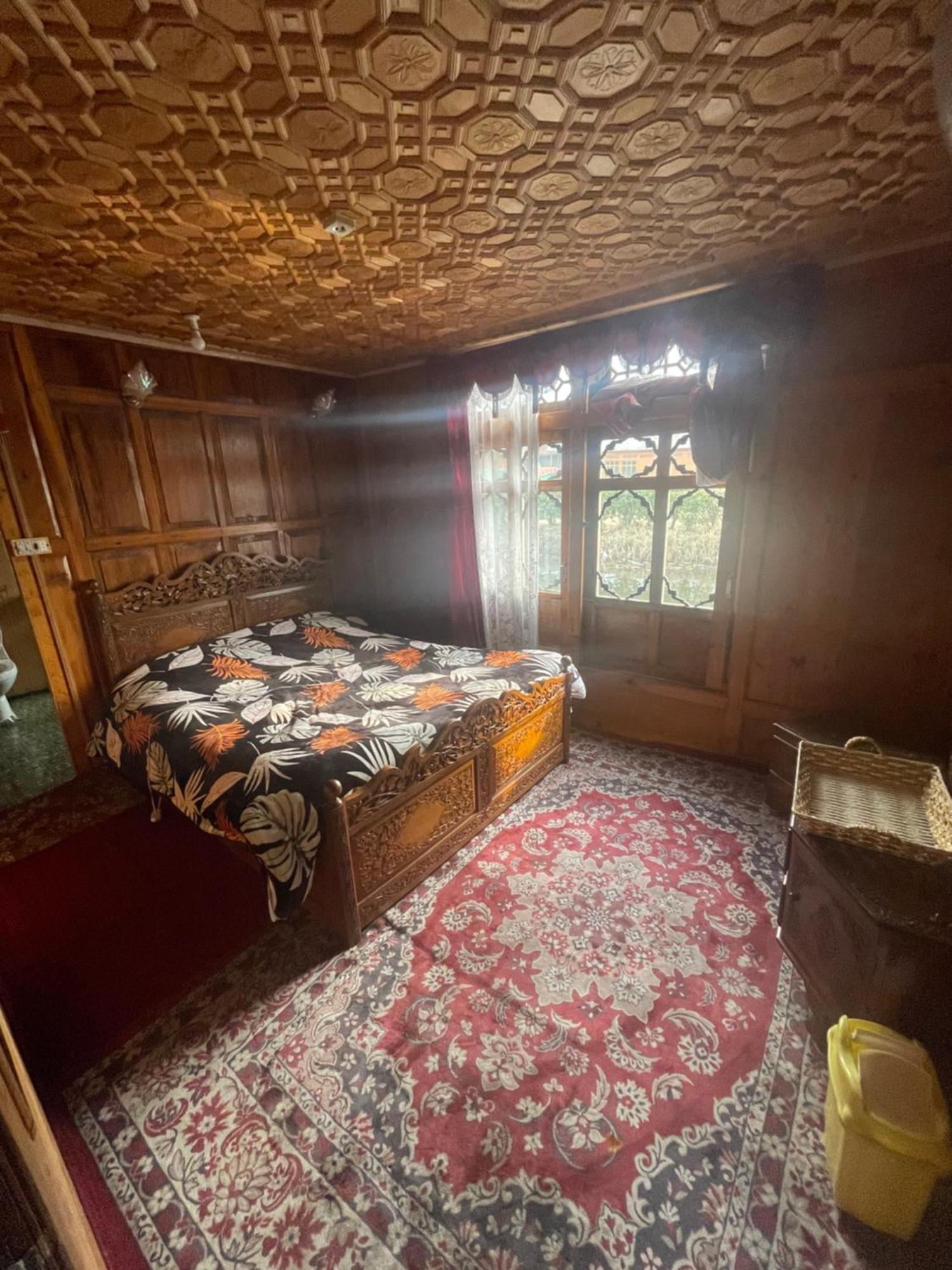 The Heritage Safina Group Of Houseboats Srinagar  Exterior photo