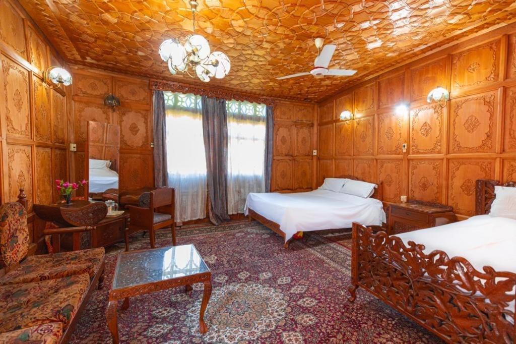 The Heritage Safina Group Of Houseboats Srinagar  Exterior photo